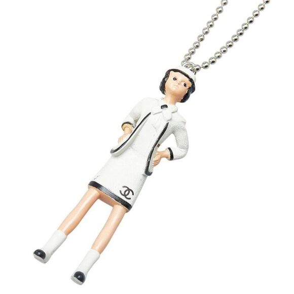 Pre Loved chanel Women White Necklaces - Picture 1 of 8